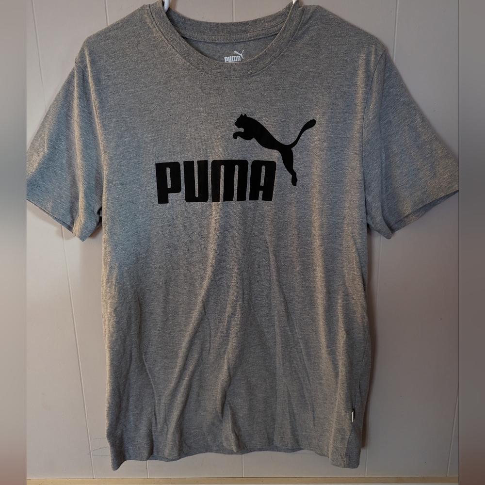 Vintage PUMA T shirt Gray Adult Size Medium